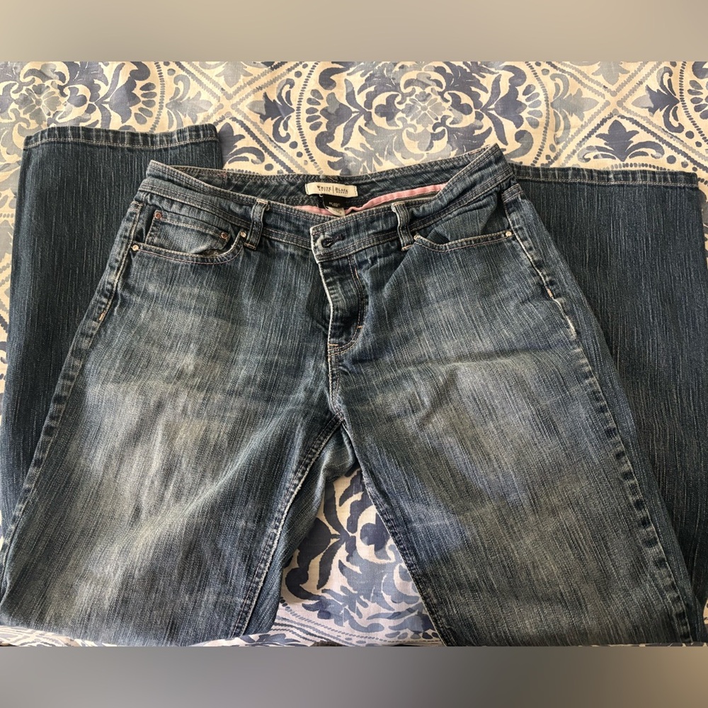 WHBM BLANC PINK RIBBON CANCER AWARENESS JEANS SIZE 10 - FIT LIKE AN 8.